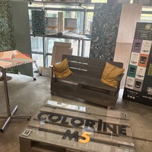 🙌 Immense merci à Philippe pour cette incroyable réalisation qui trône désormais dans notre agence Colorine Gentilly! 💛 #Colorine #m5 #ColorineGentilly